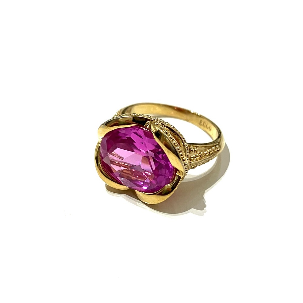 Vintage Gold Tone Pink Oval Ring